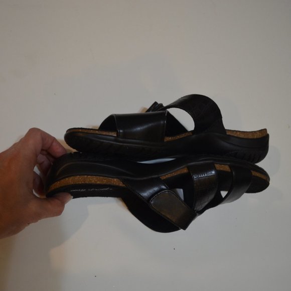 Easy Street (R) COMFORT WAVE TM Black Open Heels 1.5' Women Sandals 8M - Picture 5 of 5
